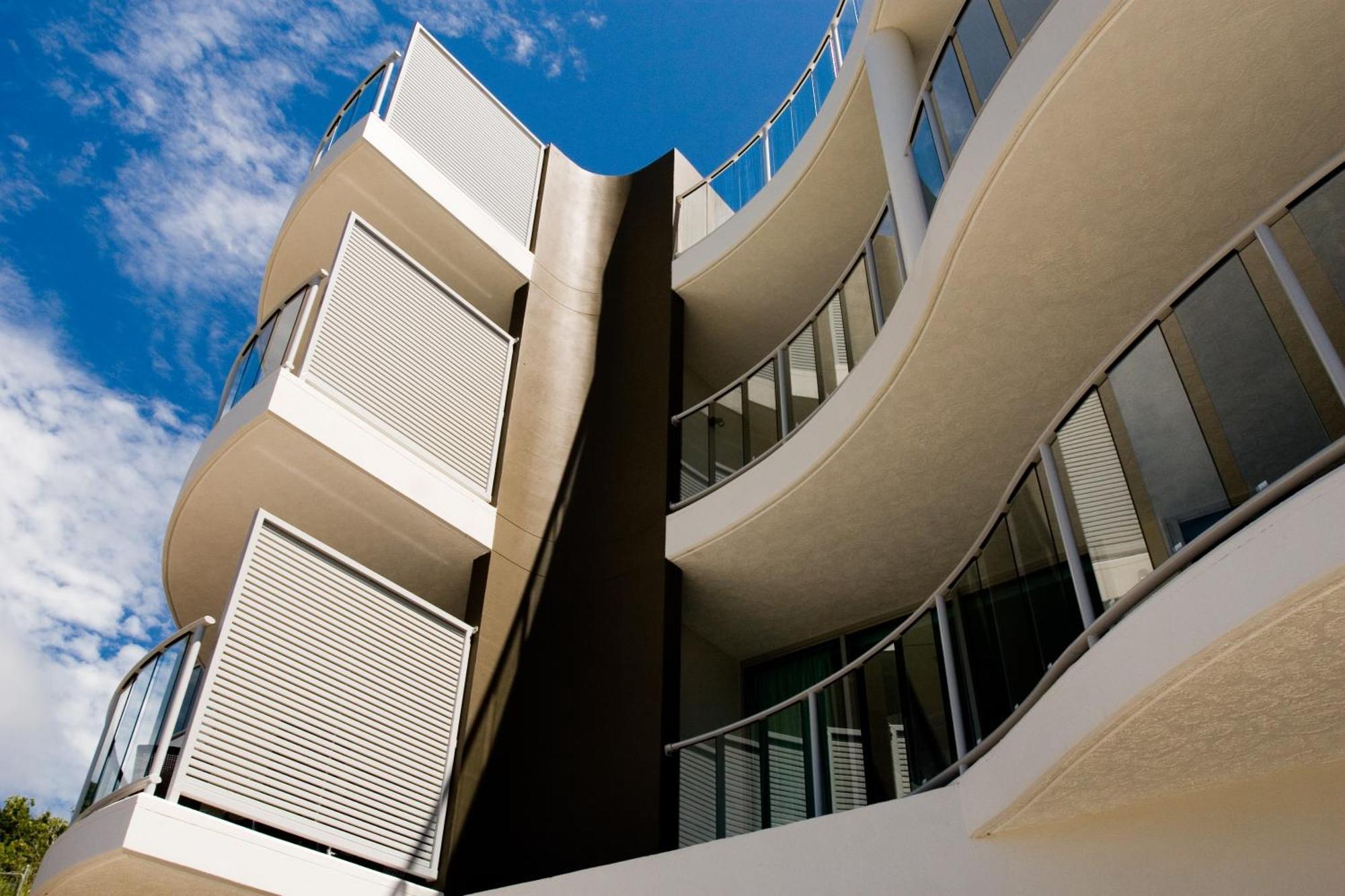 איירלי ביץ' At Marina Shores מראה חיצוני תמונה The exterior of the building